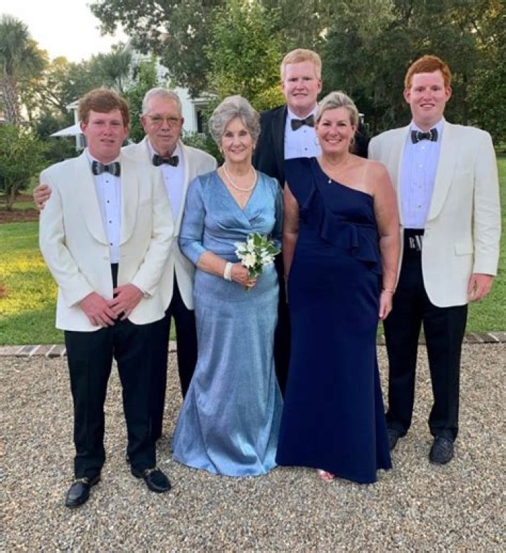 Anna Wintour Age, Height, Bio, Parents, Net Worth, Husband