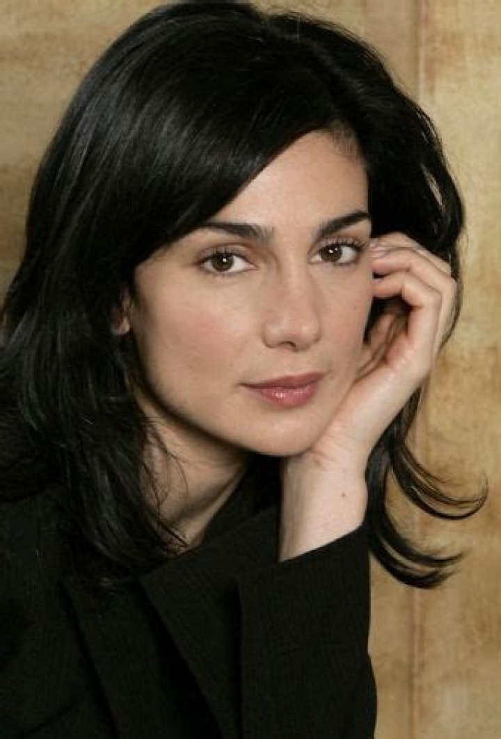 Annie Parisse Biography ·