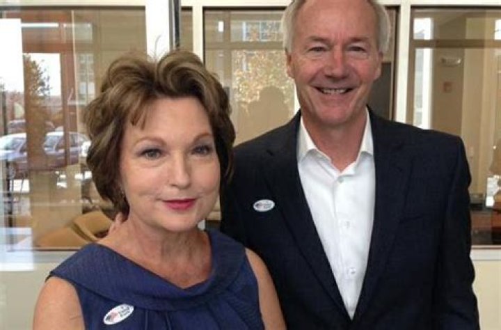 Asa Hutchinson Wife: Meet Susan Burrell Hutchinson