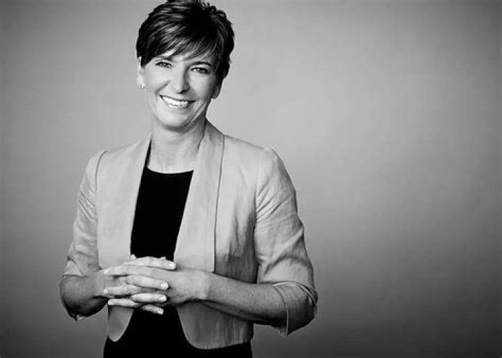 Becky Anderson Biography ·