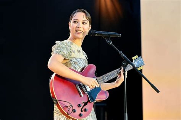 BlogPaper | Who are Keshi's Parents?