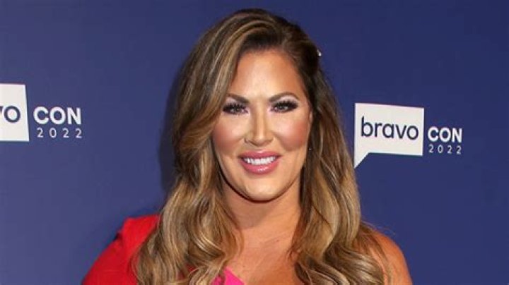 Emily Simpson Talks Weight Loss in New Before and After Photo Hollywood Life |