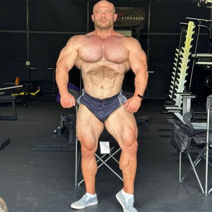 Holly Willoughby Age, Height, Weight