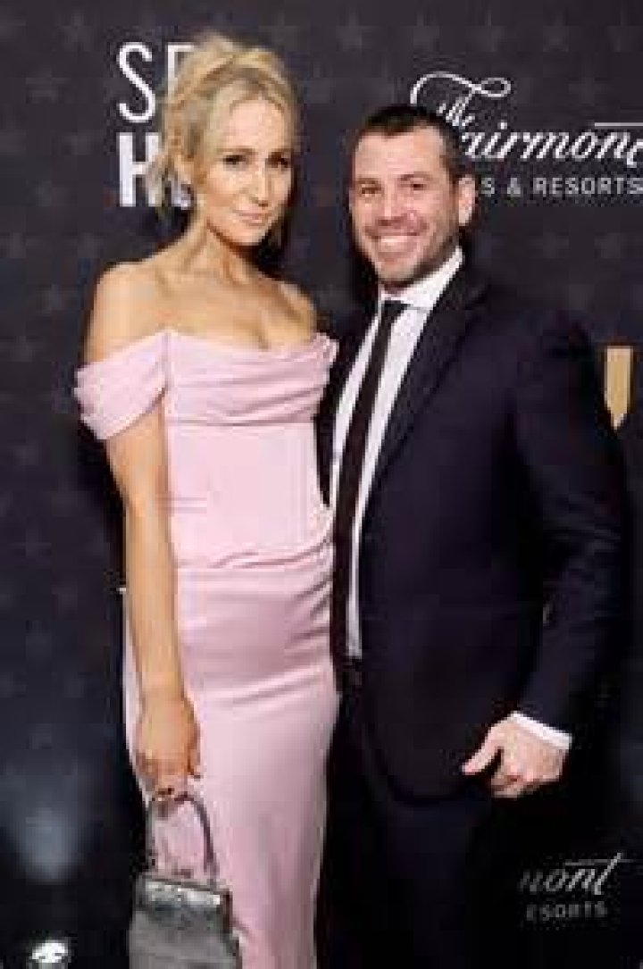 Is Nikki Glaser Married? Uncovering The Truth