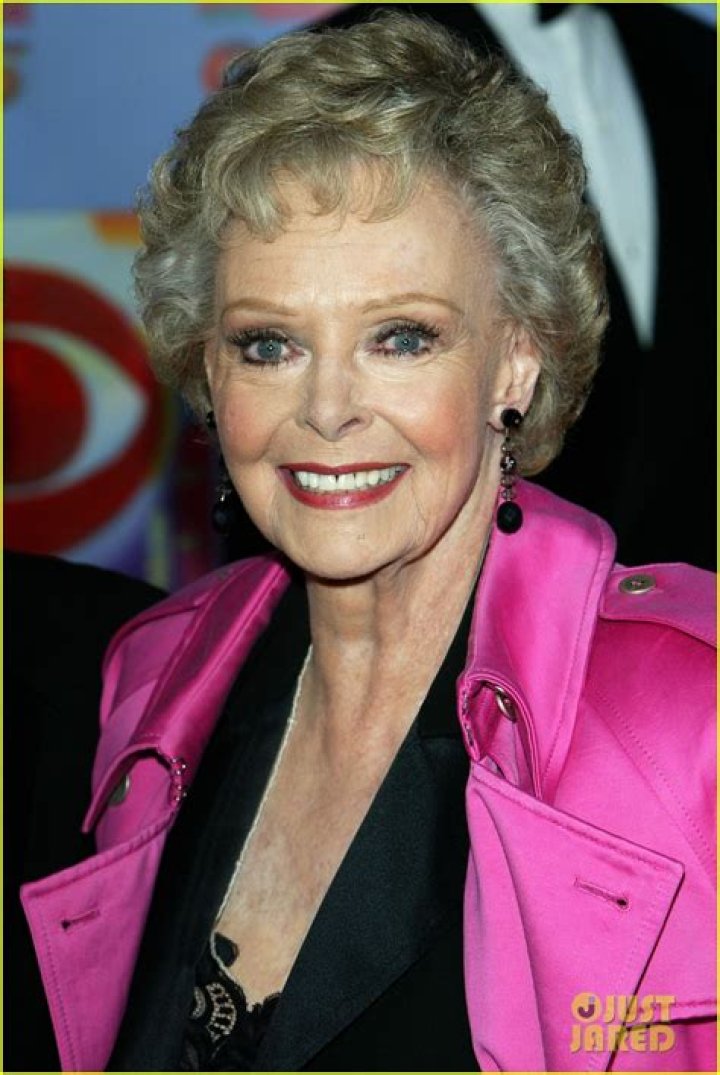 Louise Rawlings, Beloved Actress, Passes Away