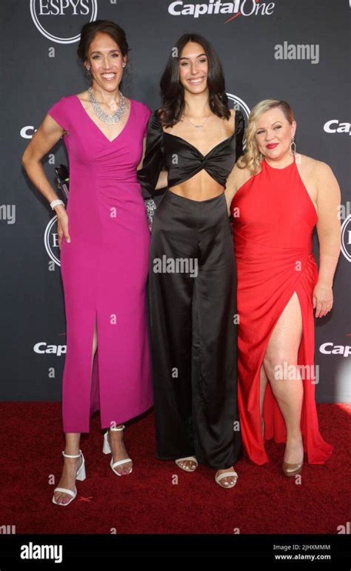 Meet Siobhan Rose Rushin Photos of Rebecca Lobos Daughter With Husband Steve Rushin ·