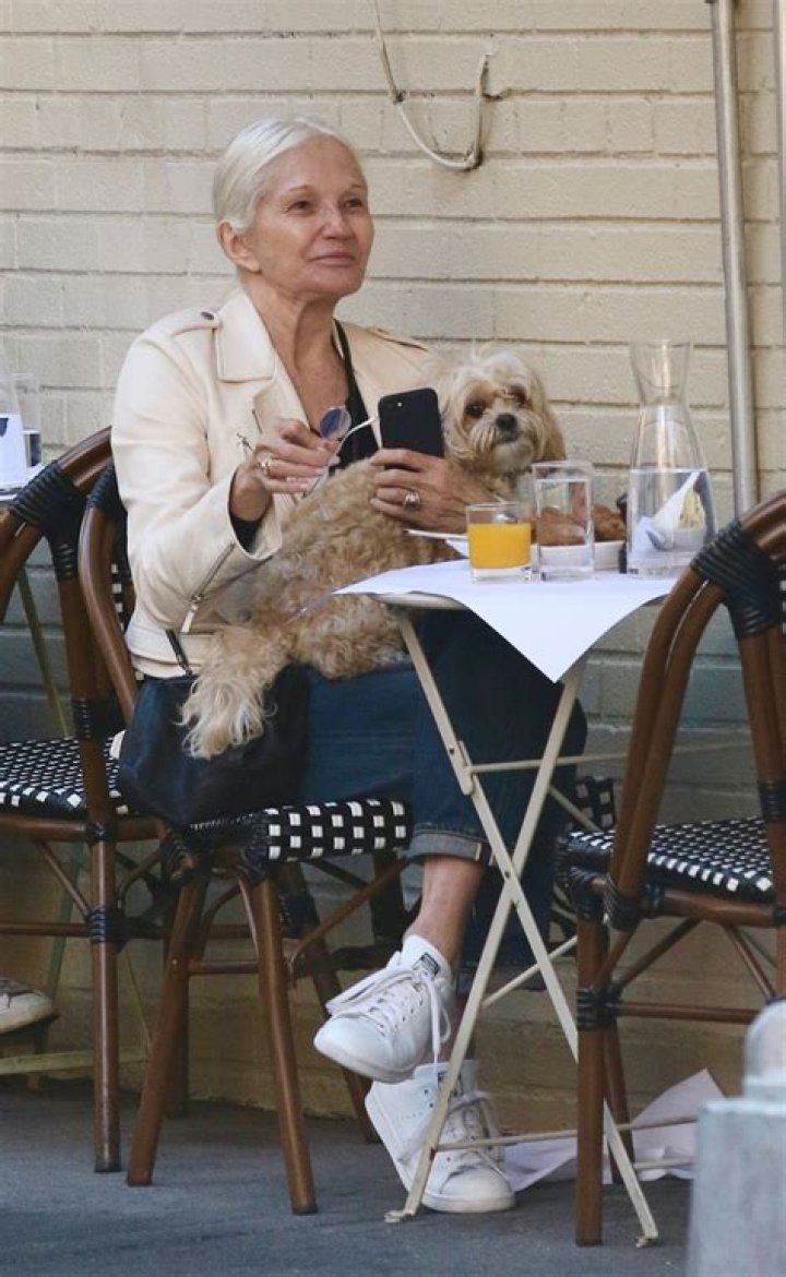 Meet The Parents Of American Actress, Ellen Barkin