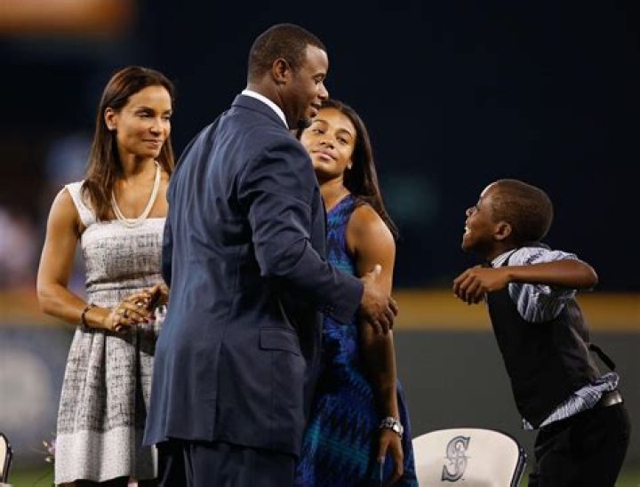 Melissa Griffey Ethnicity, Ken Griffey Jr.'s Wife, Age, Height, Net Worth, Nationality ·