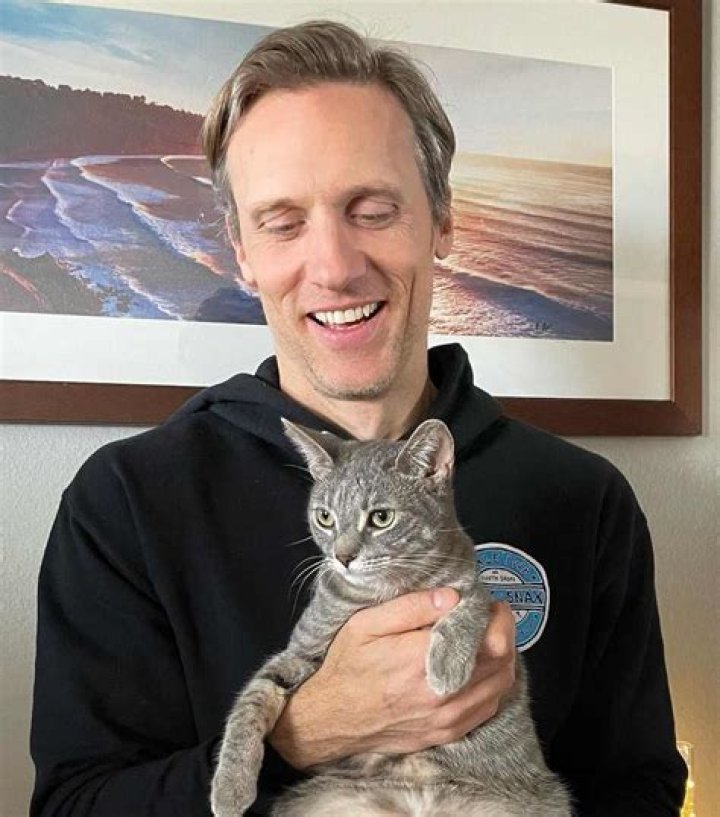 Teddy Sears Biography ·