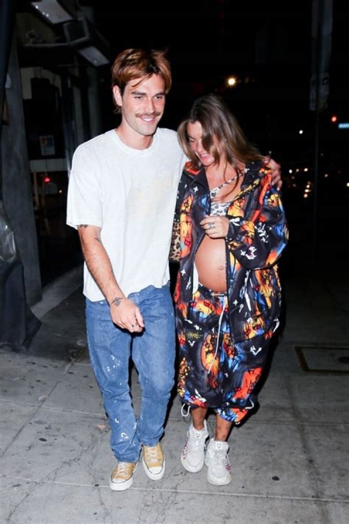 Who Is Clara Berry She Is Pregnant